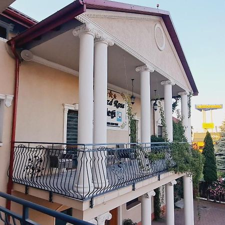 Hotel Rezydencja Rosa Przemysl Bagian luar foto