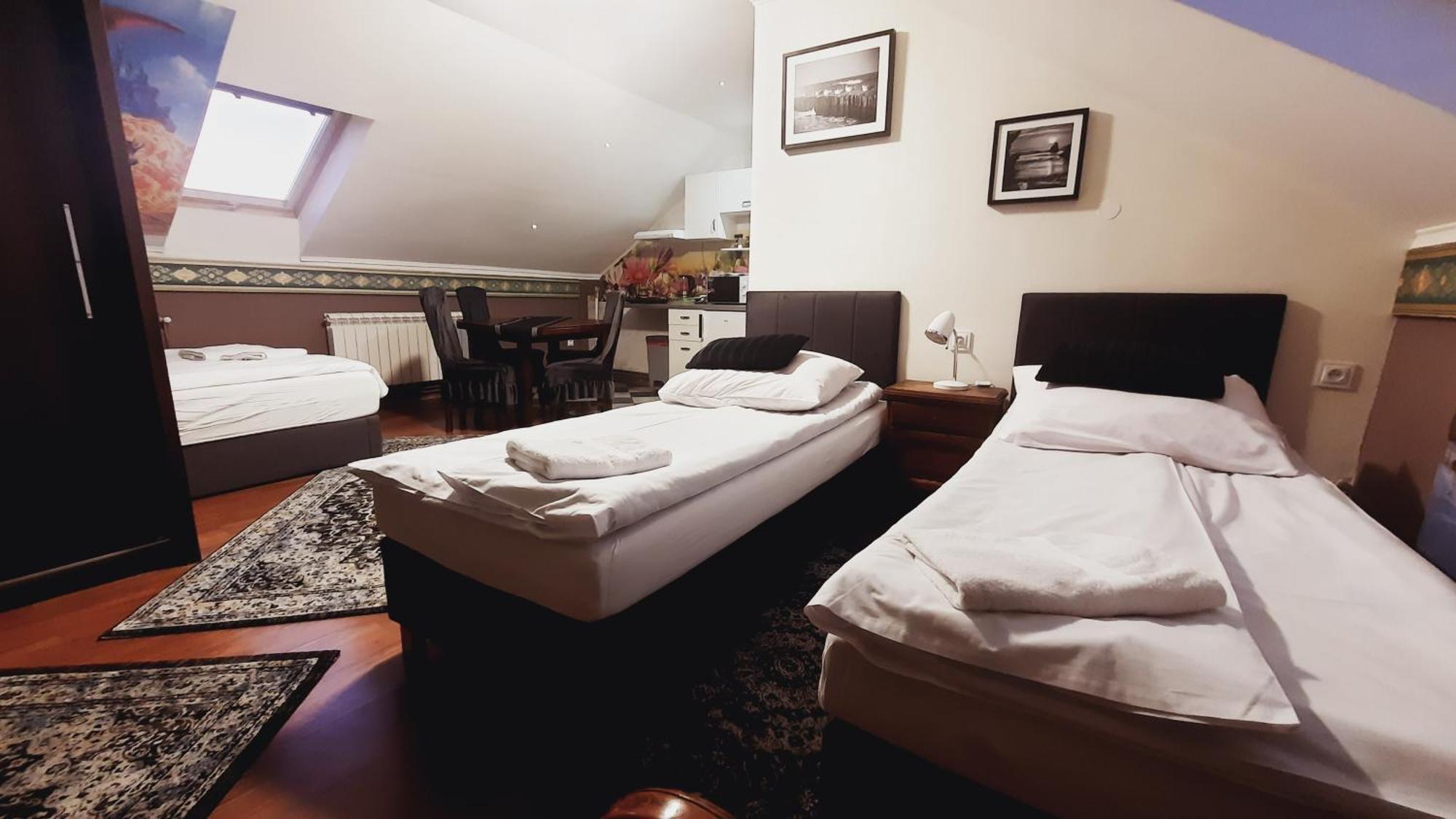 Hotel Rezydencja Rosa Przemysl Bagian luar foto