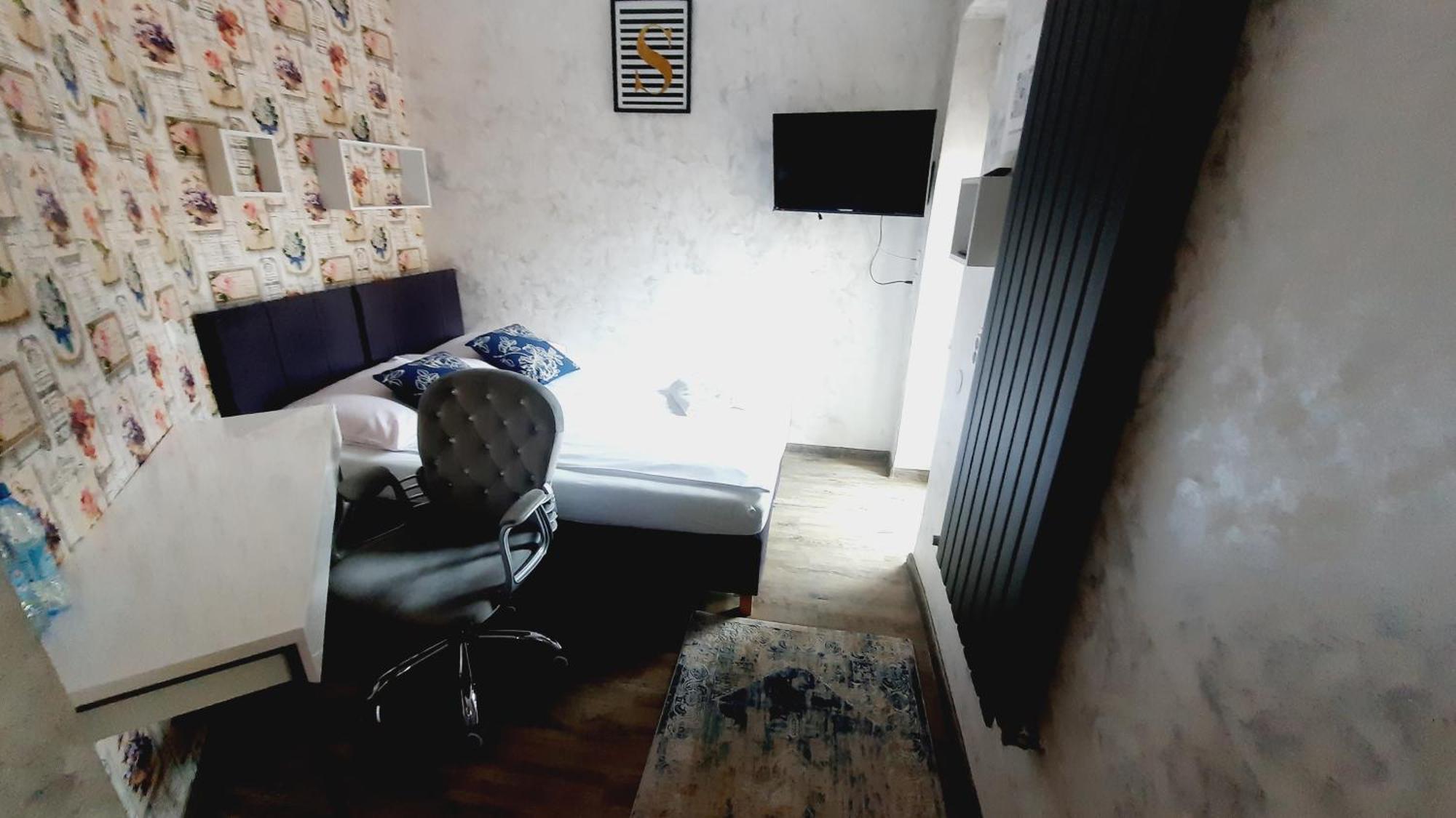 Hotel Rezydencja Rosa Przemysl Bagian luar foto