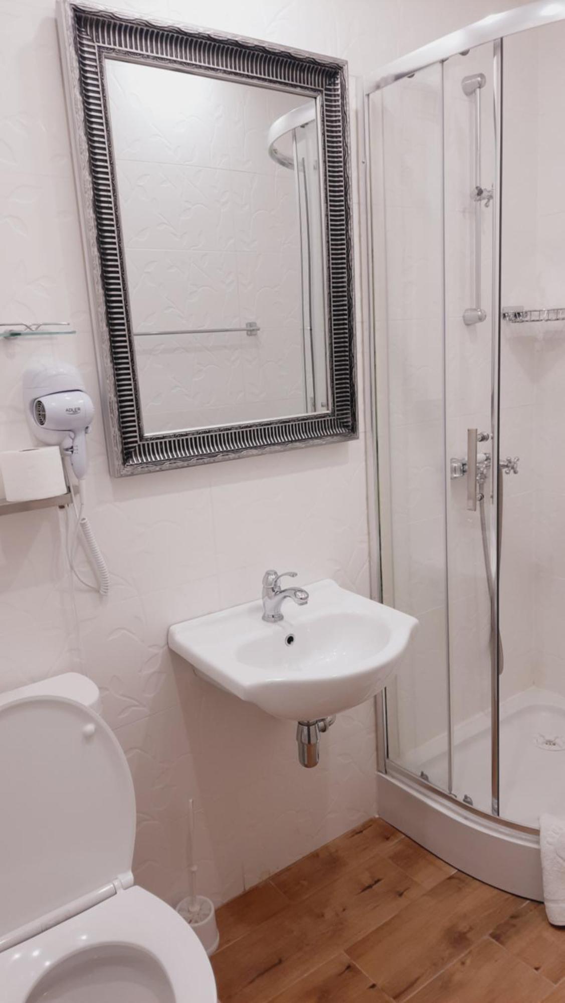 Hotel Rezydencja Rosa Przemysl Bagian luar foto