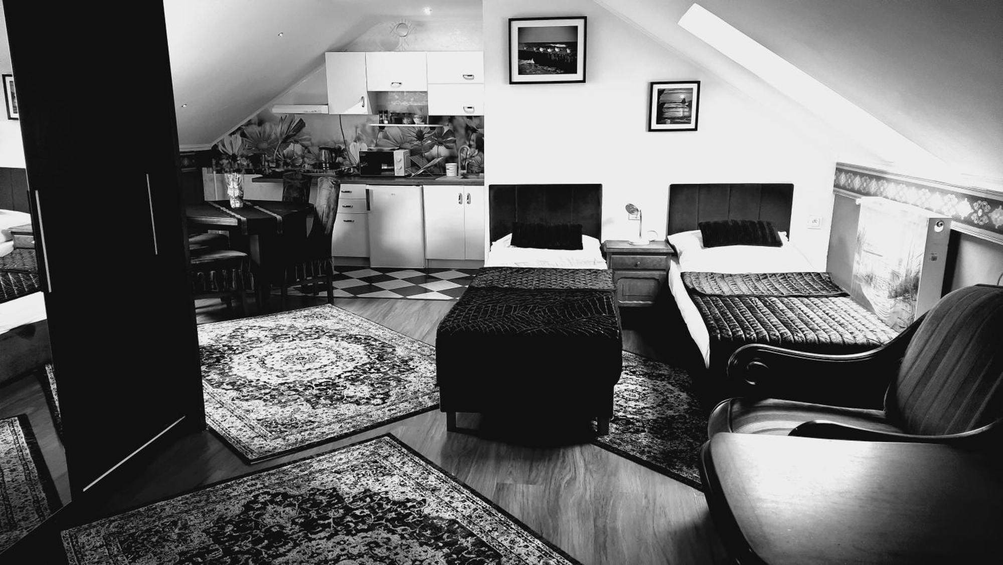 Hotel Rezydencja Rosa Przemysl Bagian luar foto