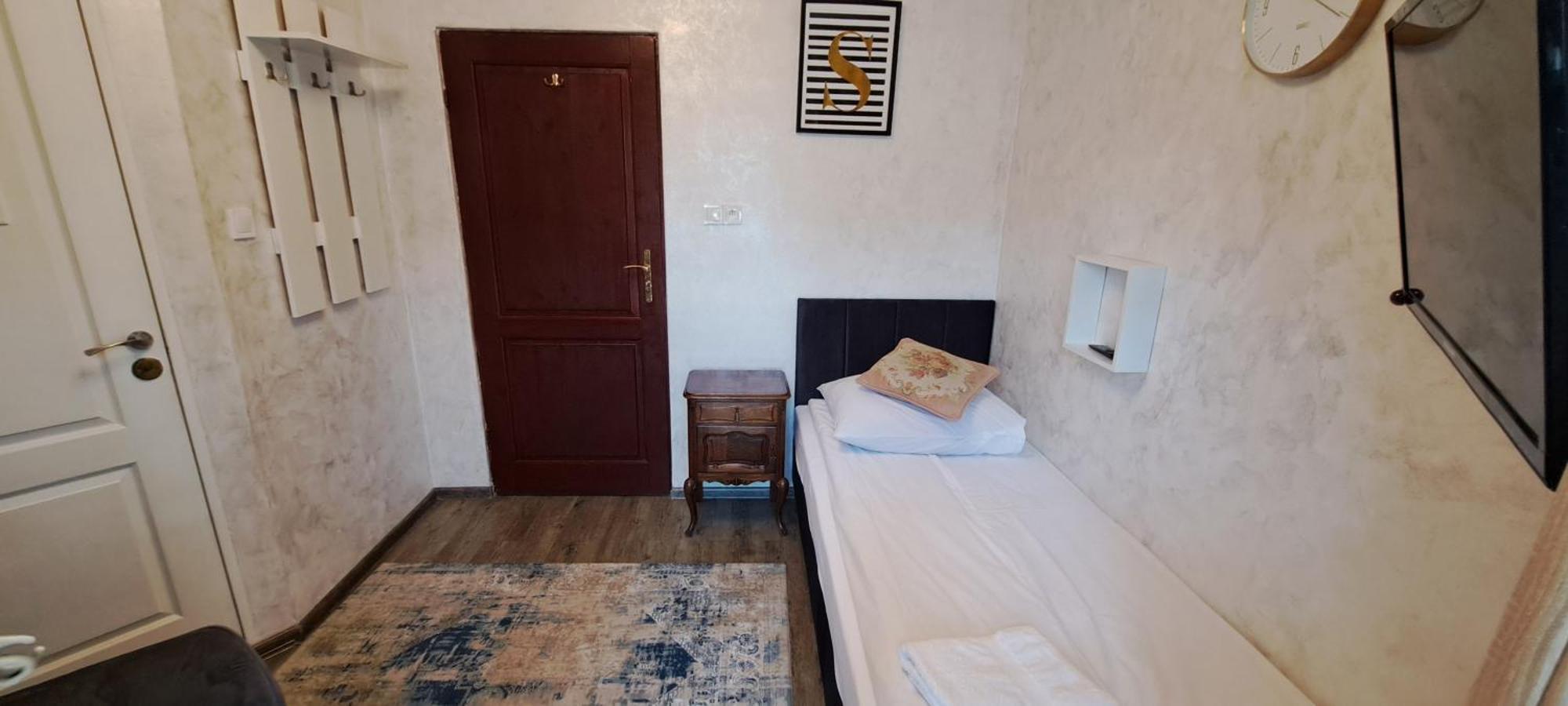 Hotel Rezydencja Rosa Przemysl Bagian luar foto