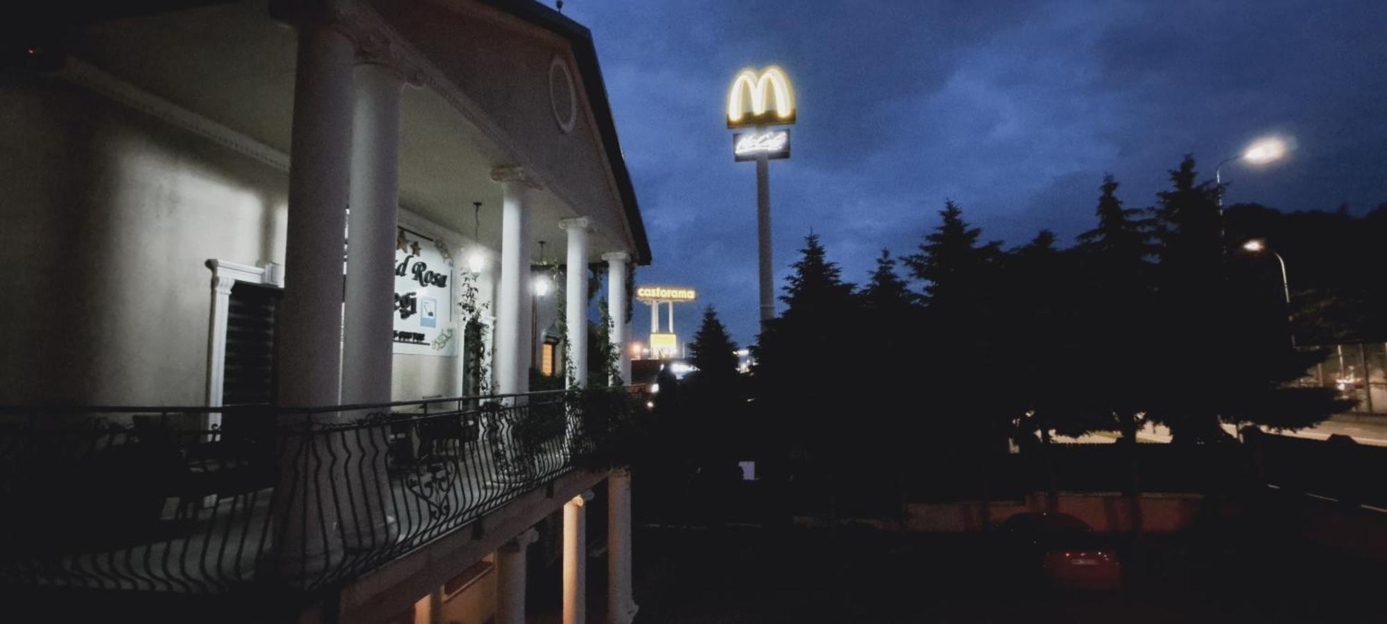 Hotel Rezydencja Rosa Przemysl Bagian luar foto