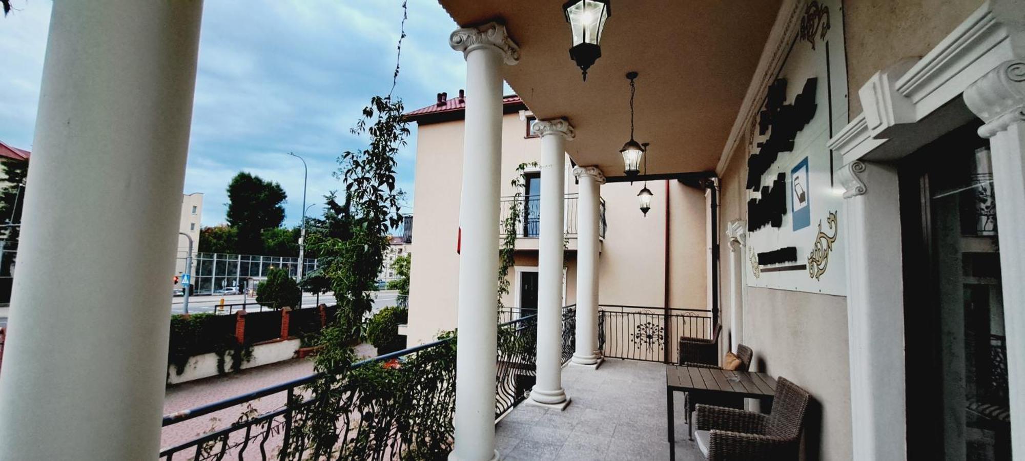 Hotel Rezydencja Rosa Przemysl Bagian luar foto