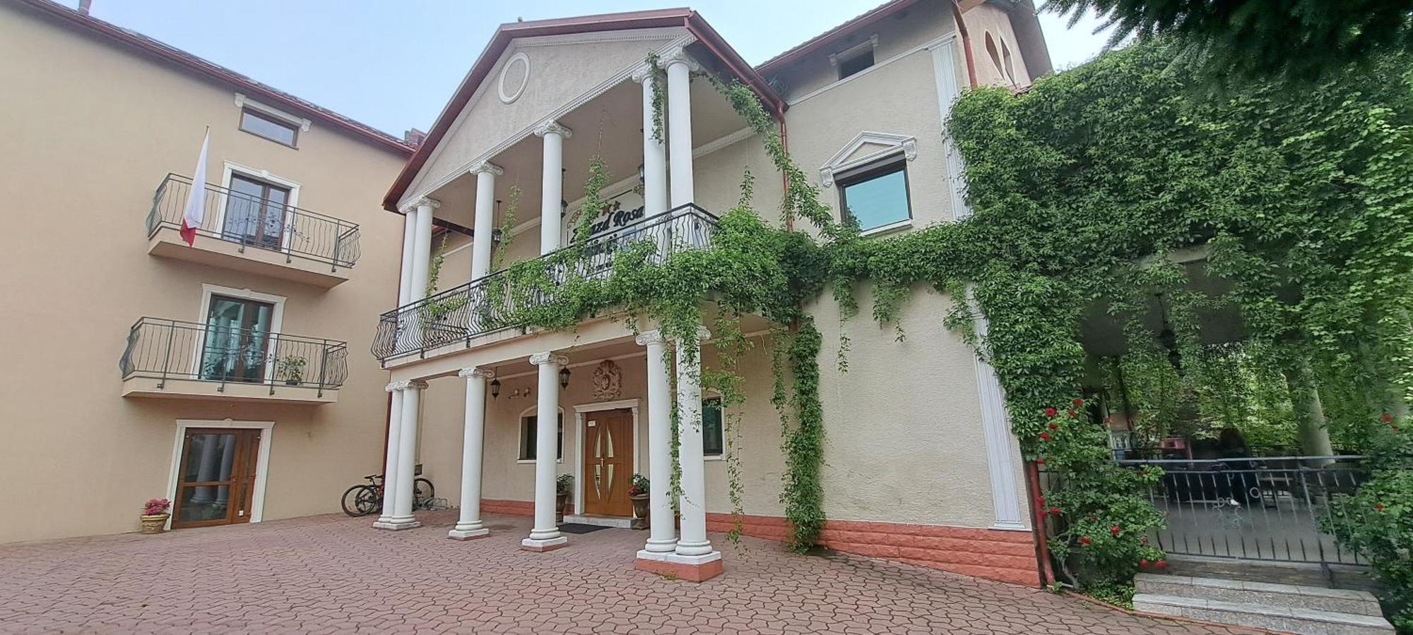 Hotel Rezydencja Rosa Przemysl Bagian luar foto